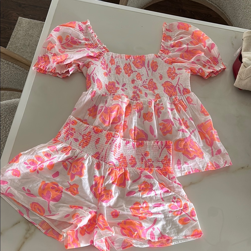 Vineyard Vines Floral Pink and Orange Puff Sleeve Top and Shorts Matching Set XS